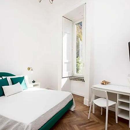 Lux Aurea 4*