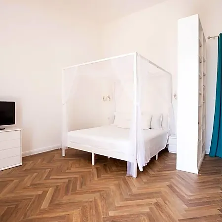 Lux Aurea Отель типа 